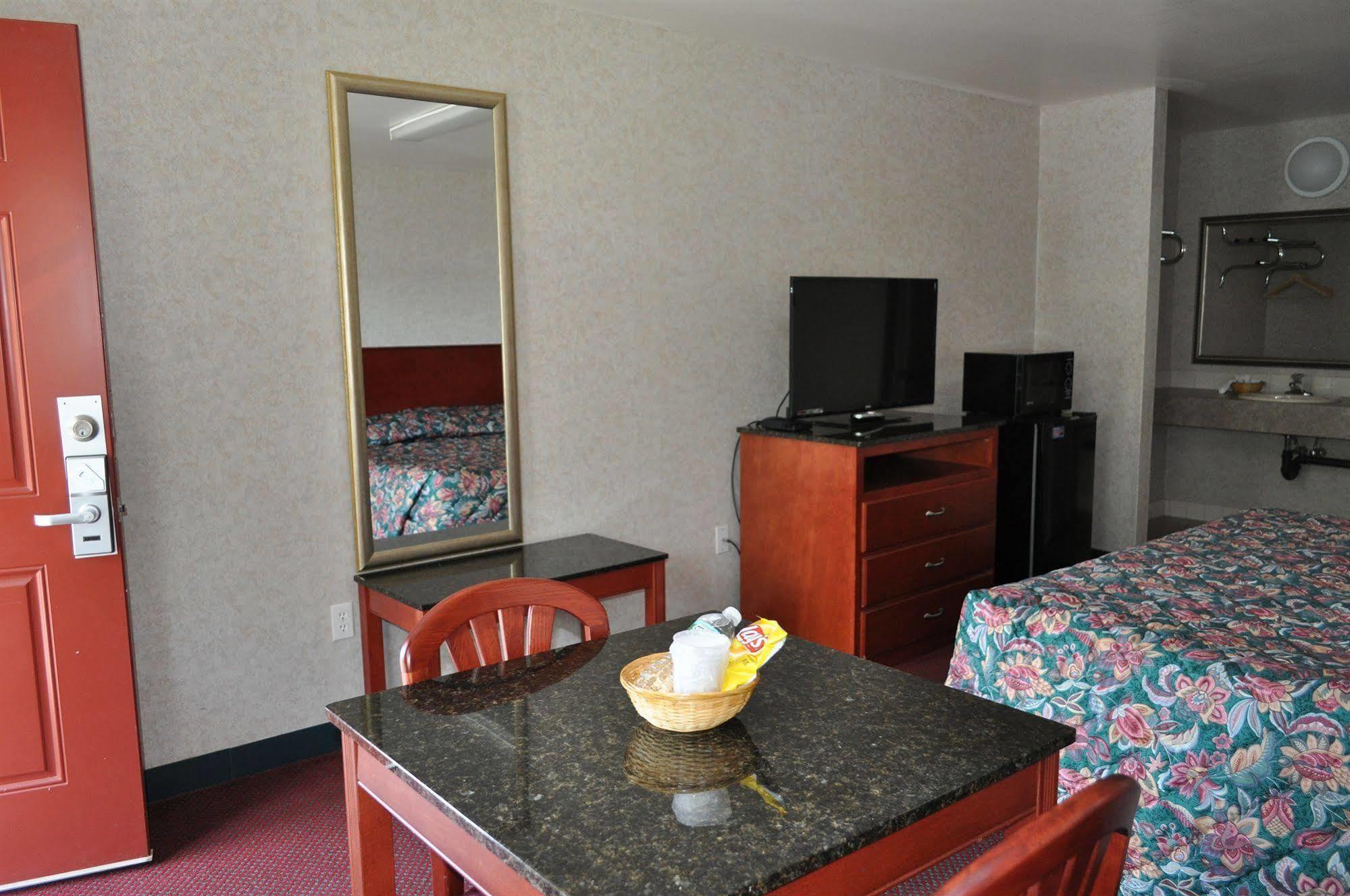 Atrium Inn & Suites กัลโลเวย์ ภายนอก รูปภาพ