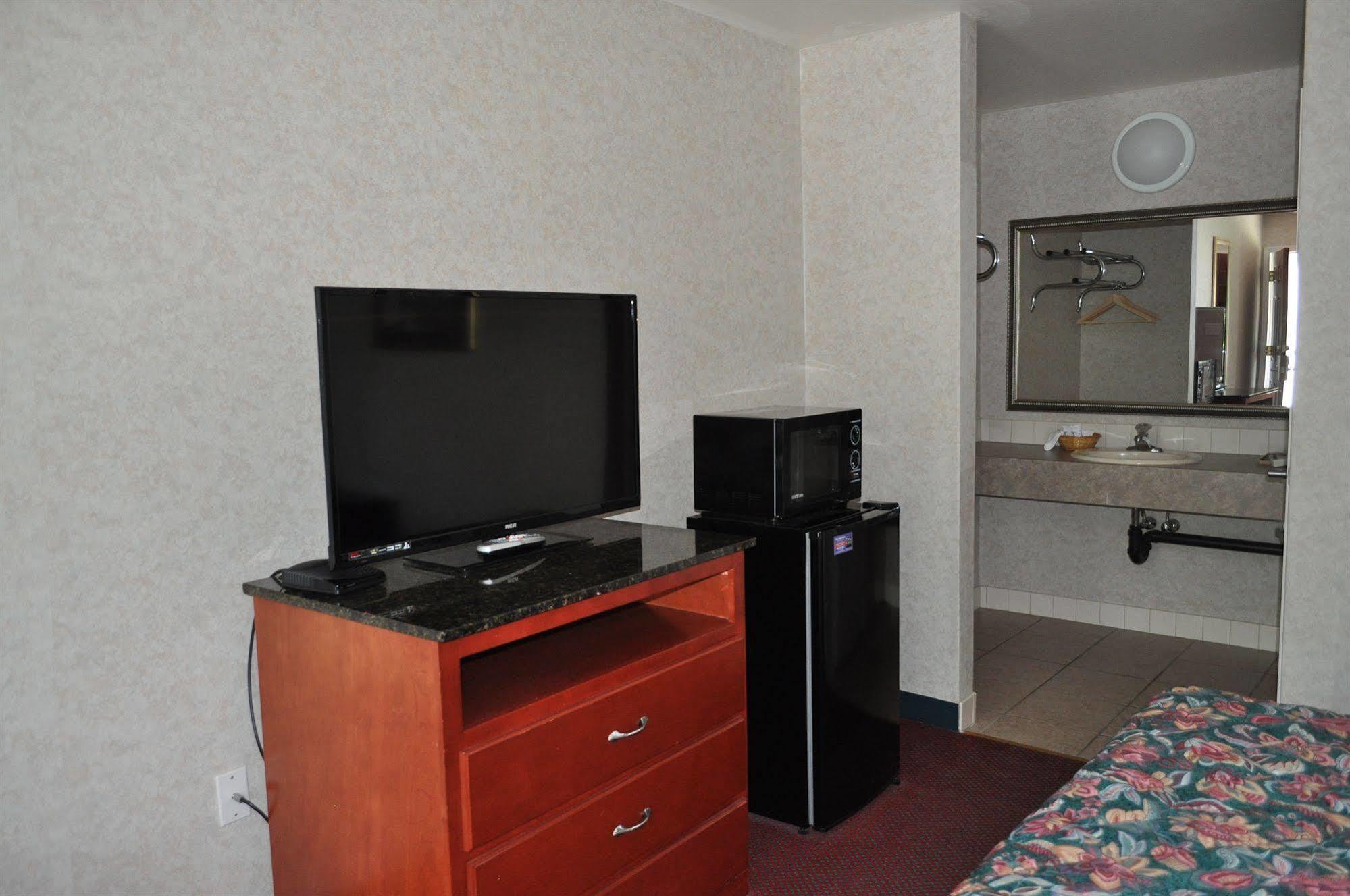 Atrium Inn & Suites กัลโลเวย์ ภายนอก รูปภาพ